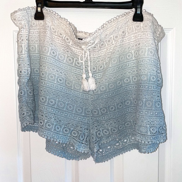 EUC Victoria's Secret Ombre Lined Crochet Shorts - Picture 1 of 6
